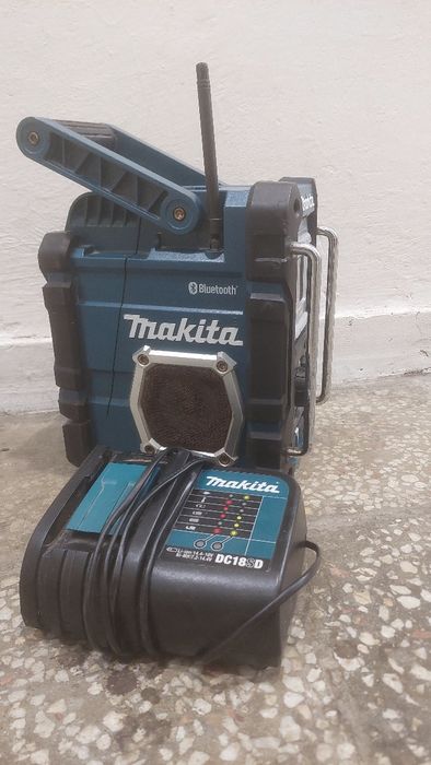 Radio makita defect