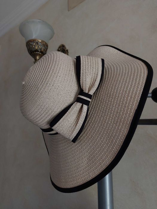Palarie din paie elegantă