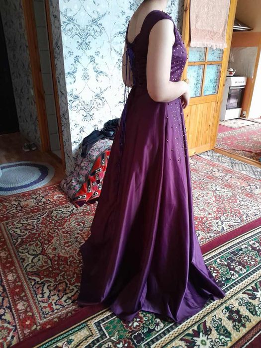 Vecherney koyney sotiladi yangi Hali etketkasi bilan turibti