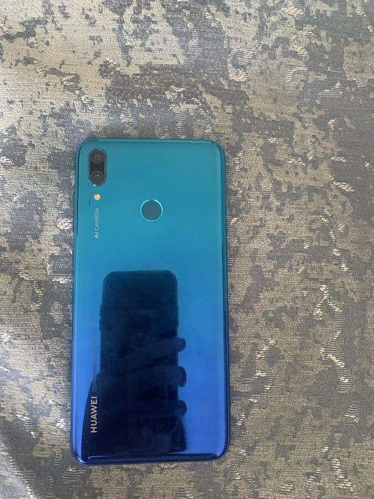 продам телефон Huawei Y7 2019