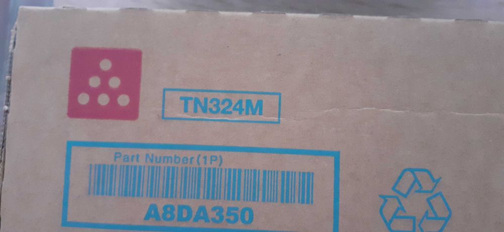 Toner copiator magenta si yellow