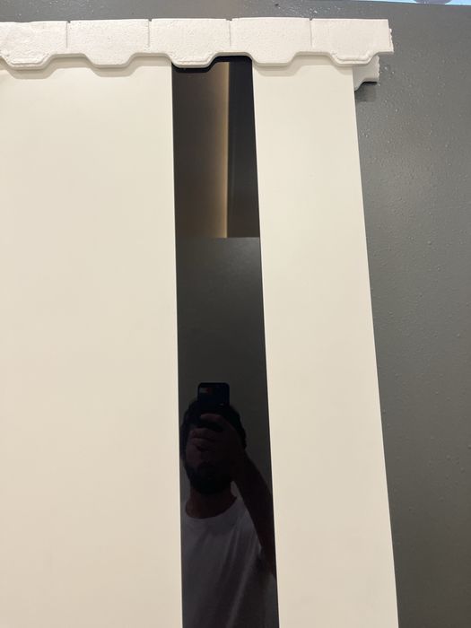 Продается дверь новая 80*200