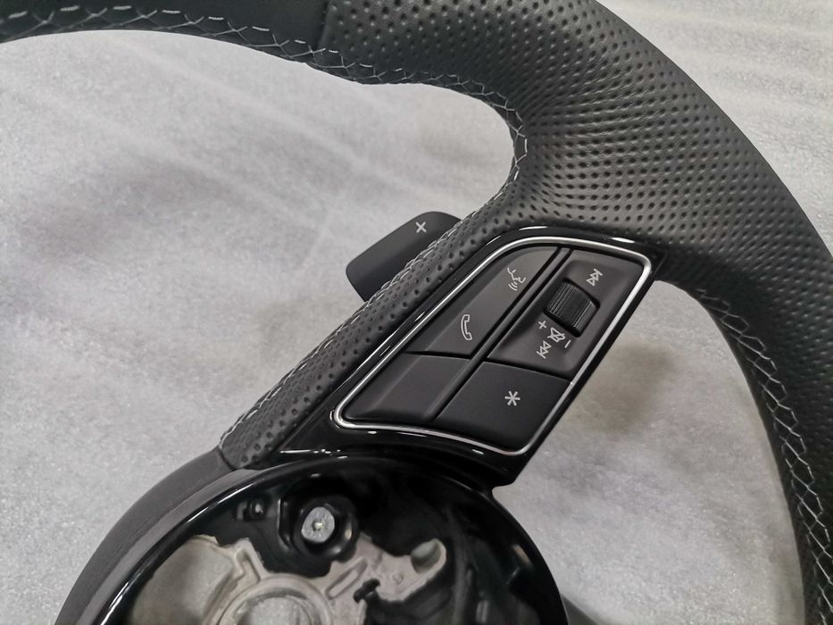 Нов OE Кожен Спортен Волан S Line Audi A4 S4 8W A5 S5 F5 8W0419091FT