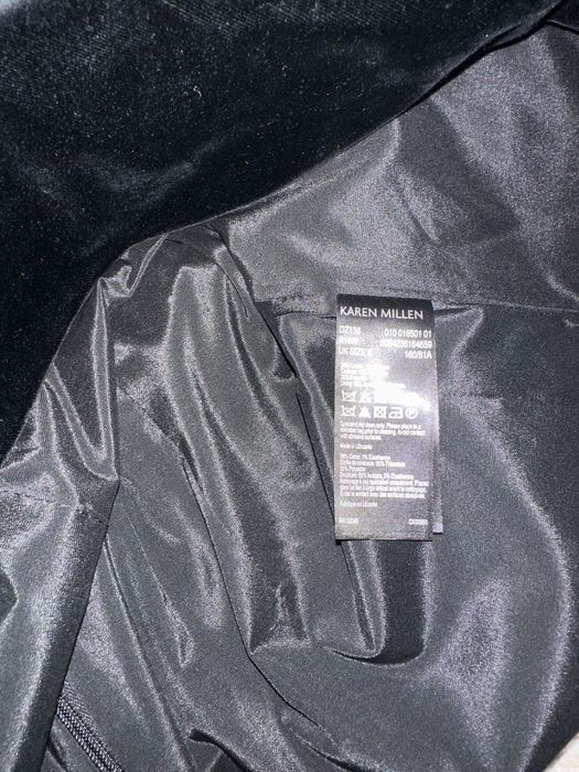 Елегантна къса черна рокля на Карен Милън