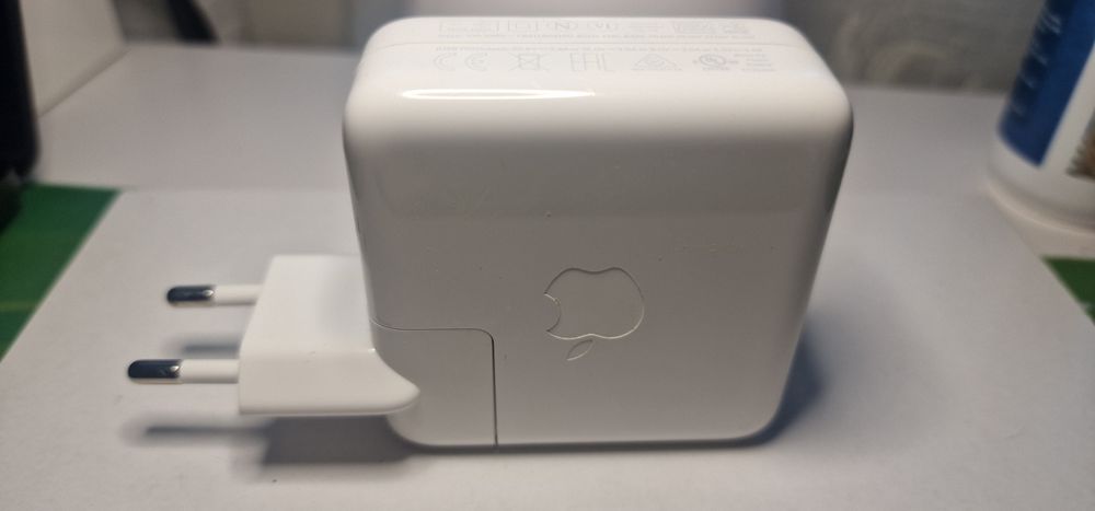 Apple 70W USB-C Power Adapter + Cablu MagSafe