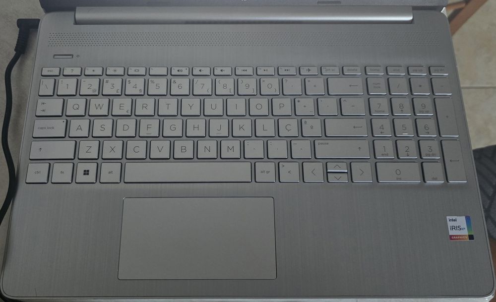 HP 15s i5 12gen, 8gb RAM, 256nvme