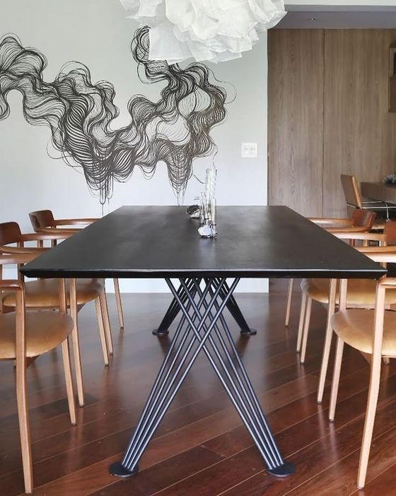 Стол и стулья премиум-класса