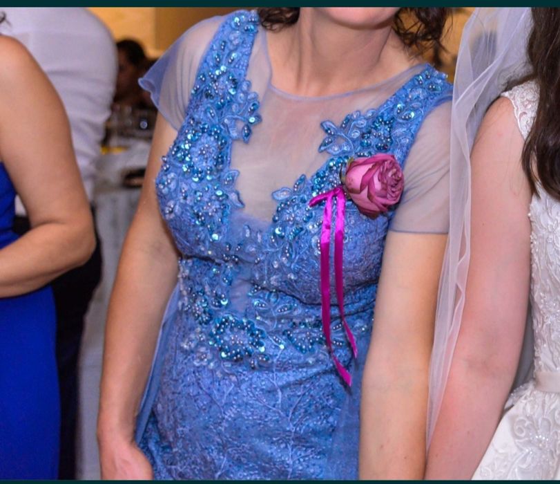 Vând rochie nasa superba