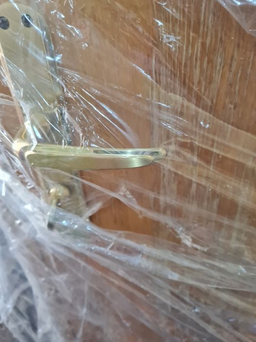 Врата , врати за баня интериорни, брави