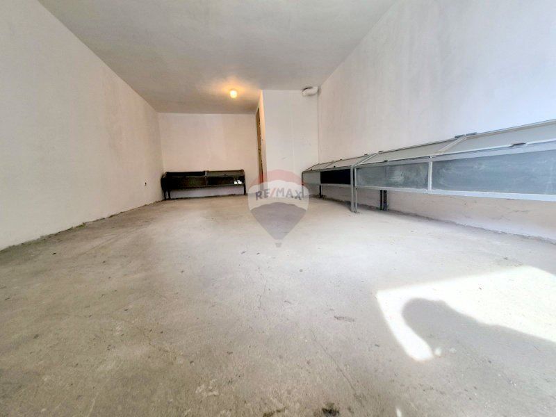 Дава се под наем Склад в Варна, Трошево - 26 кв.м за 153 € - Снимка #5