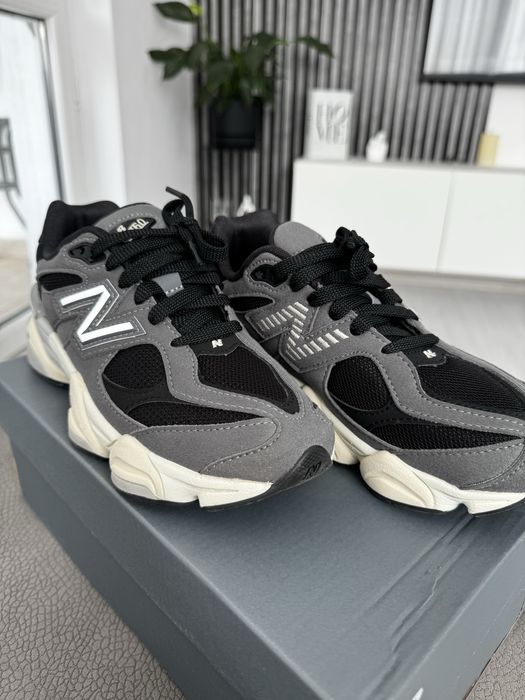 Adidasi New Balance 9060