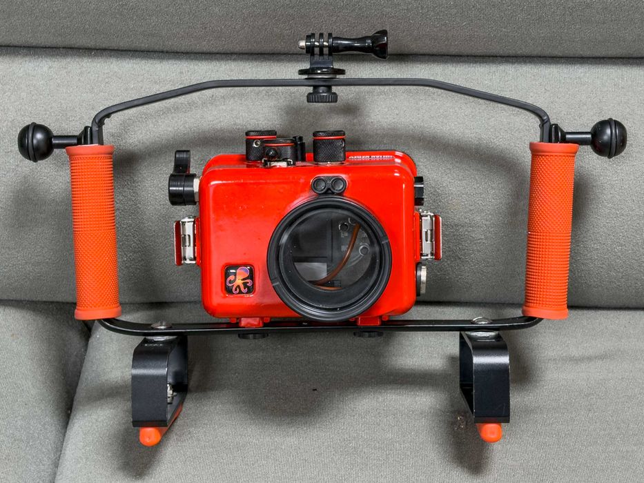 продавам подводен бокс “Ikelite” за Sony RX100V / VA