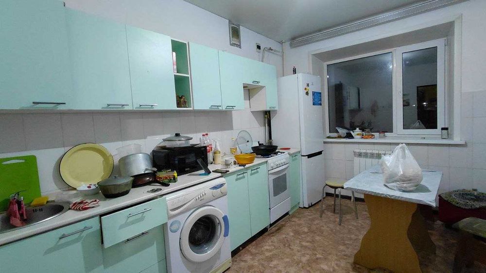 Продам 2 ком кв мкр АЭРОПОРТ