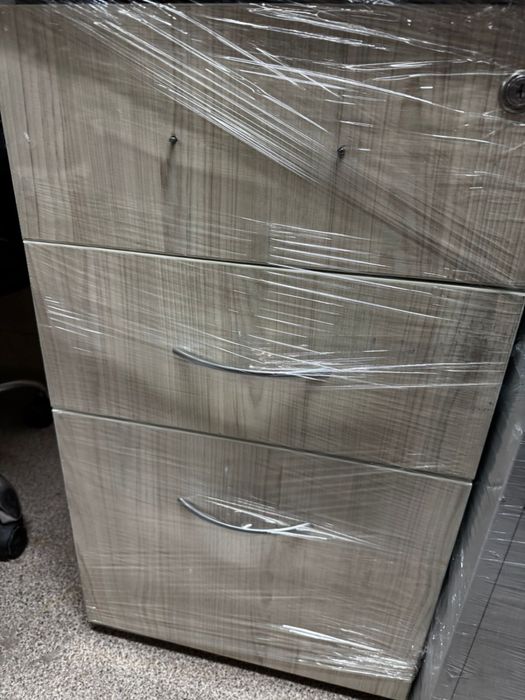 Срочно Оффисные тумбы на продажу