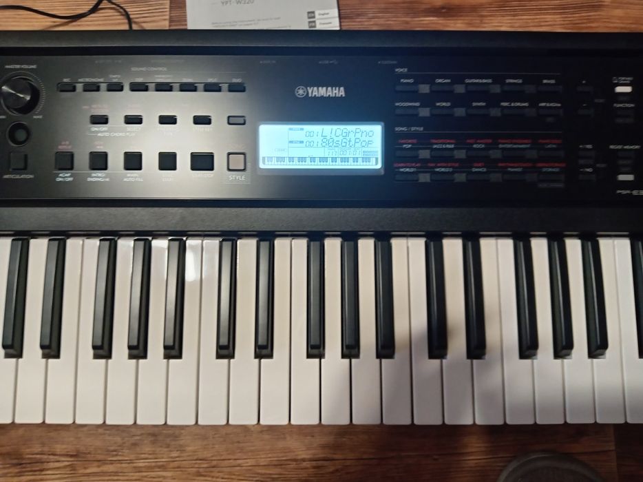 Продам электронные клавишы YAMAHA PSR-E 383