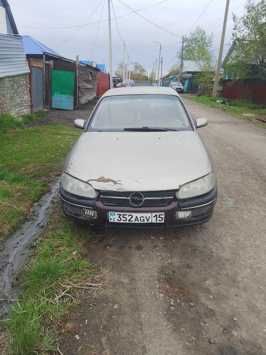 Продам машину  срочно
