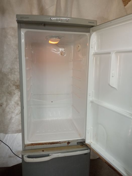 Продам холодильник рабочий