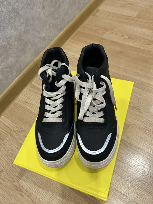 Продам ботинки демисезонные