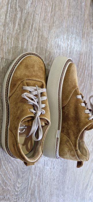 Продам обувь новая