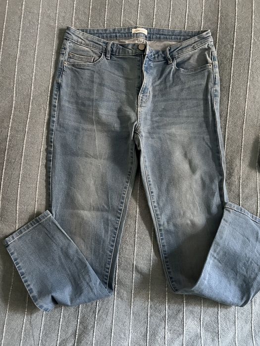 Два чифта френски еластични дънки Л