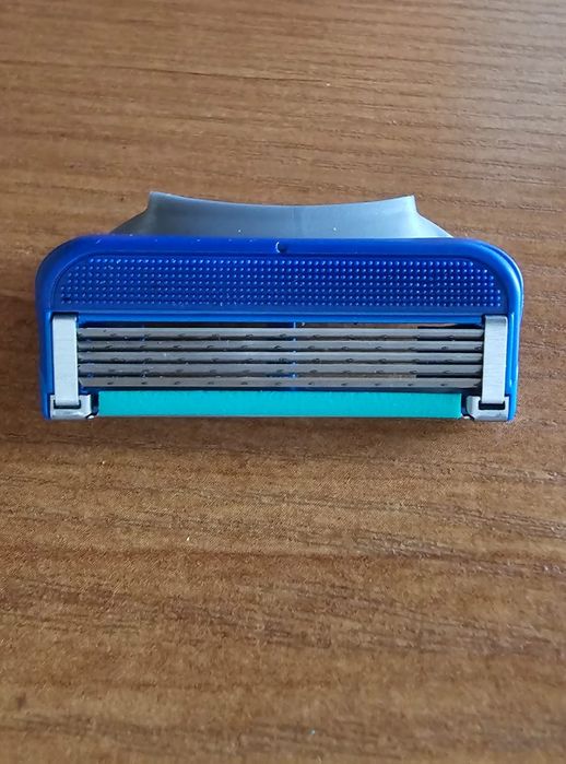 Лезвия на бритву Gillette fusion 5