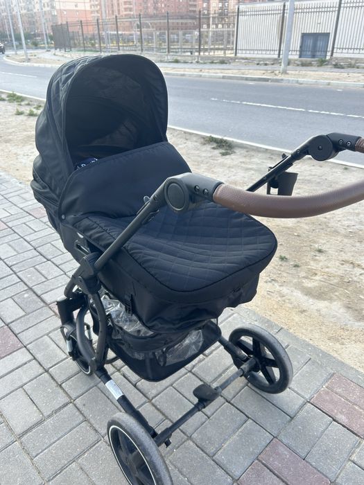 Коляска прогулочная