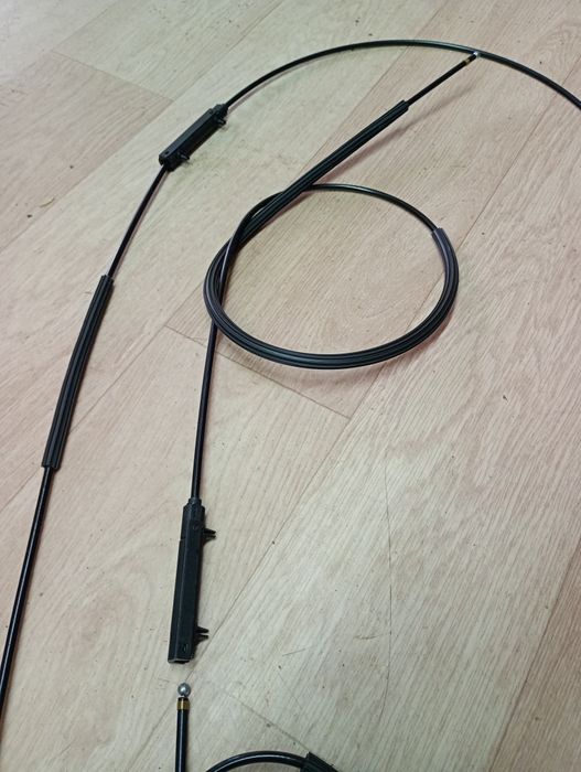 Трос капота на Passat B5 B6 CC