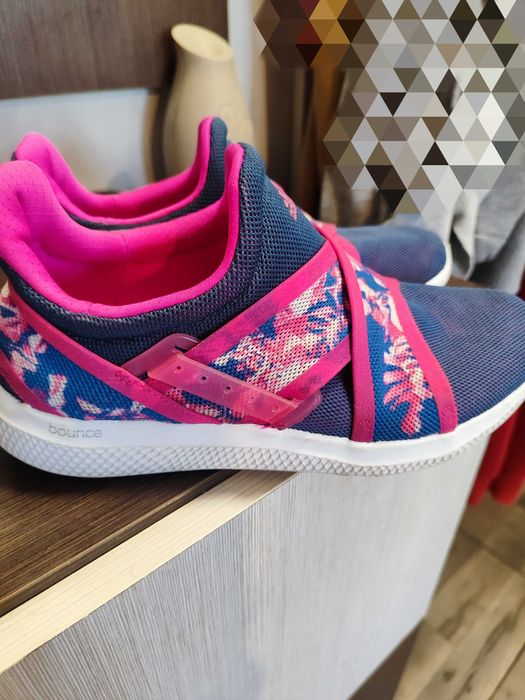 Красиви маратонки Адидас