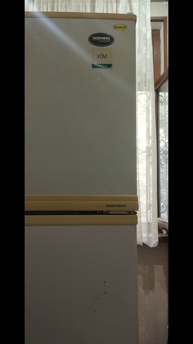 Холодильник бытовой