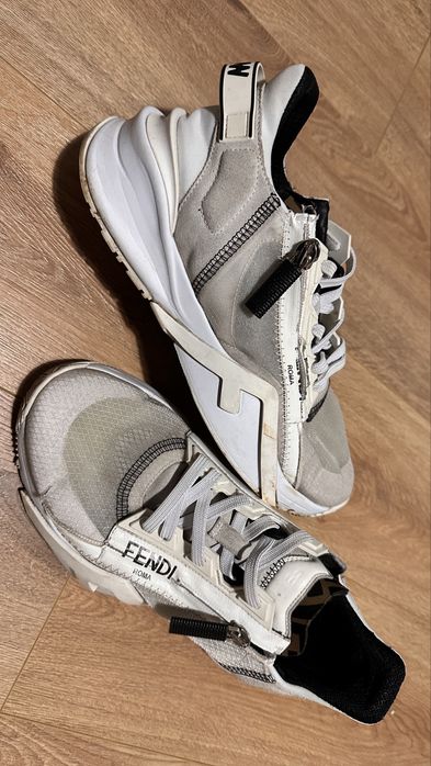 Оригинални дамски маратонки Fendi, размер 37.5, скъсан цип