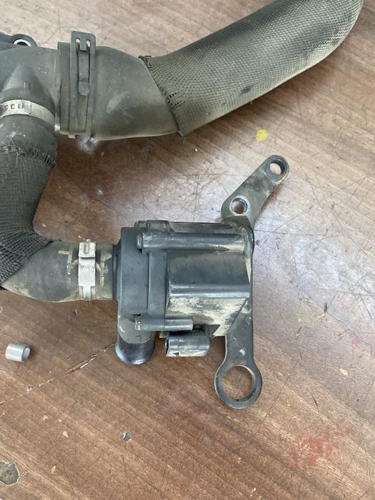 Pompa apa auxiliara audi a4 b8 a5 q5 a6 q7 2.7tdi 3.0tdi cama capa ccw