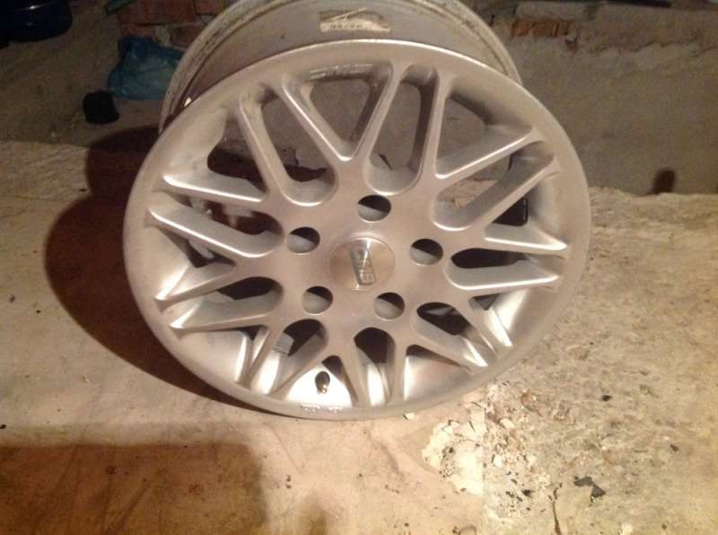 продавам 4 алуминиеви джанти 15 в отлично състояние