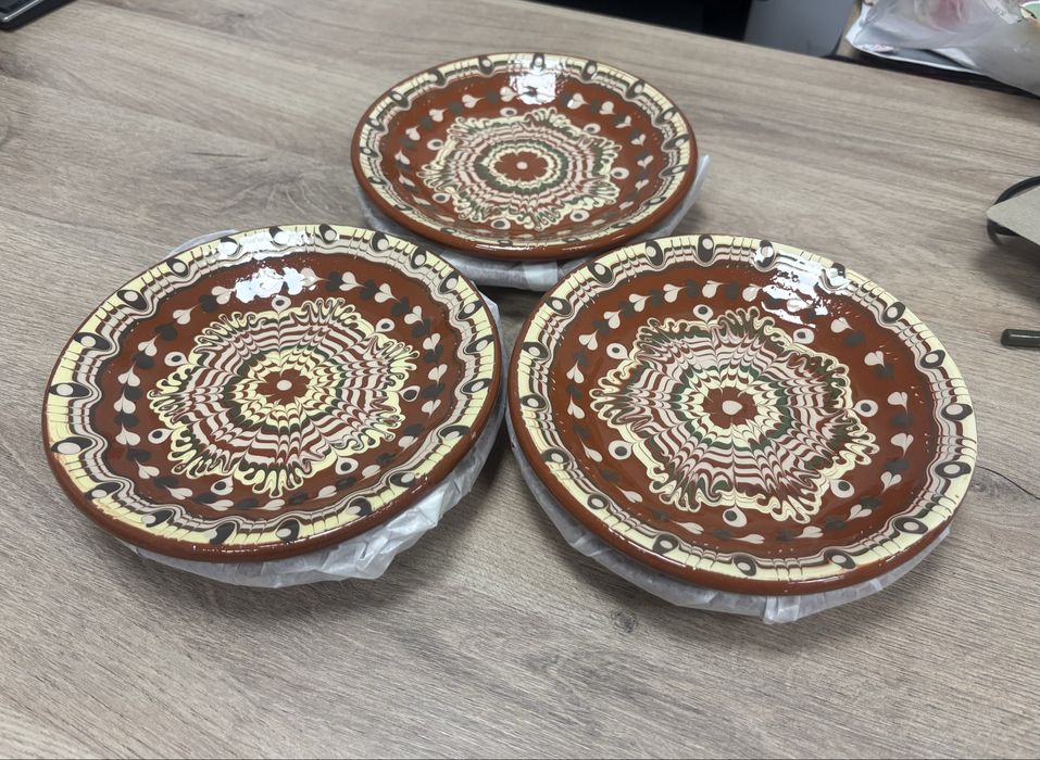 Курамична чиния - троянска шарка