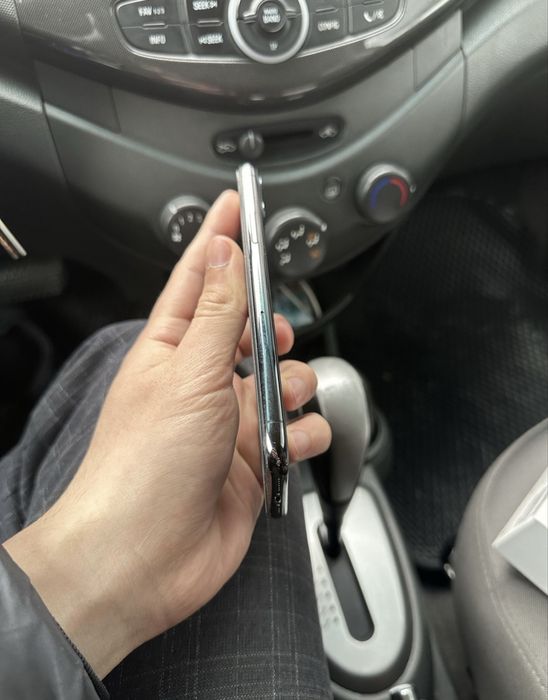 iPhone 11 pro sotiladi ideal sastayanasi