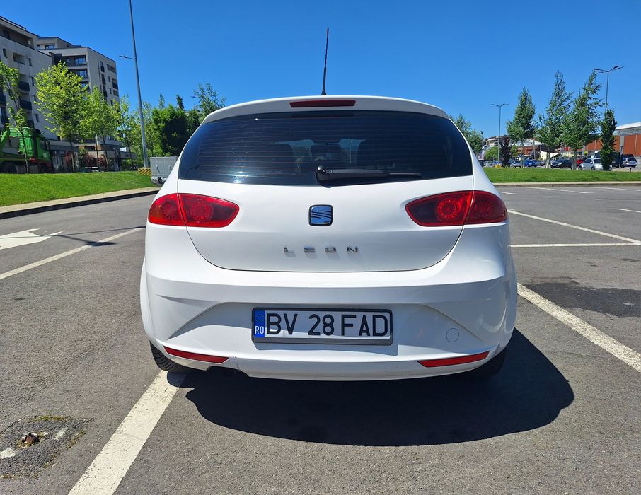 SEAT Leon 2011 — imagine 3