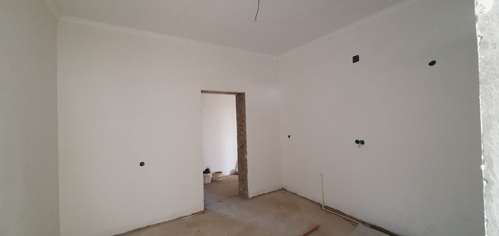 Yengi toshmidan kirganda Tutzorda 2.5 sòtu  6 xona 68000$
