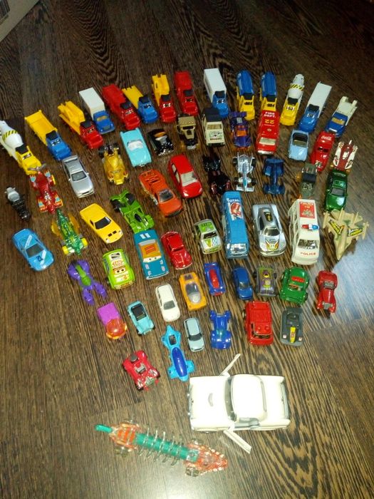 Метални колички,спинери,динозаври-конструктори, фигурки нинджаго