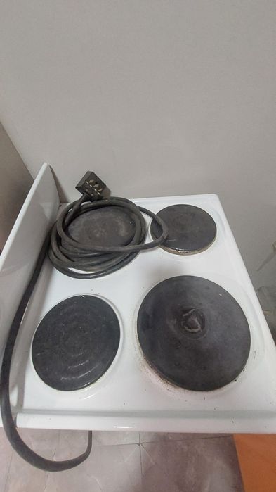 Продам электро плиту