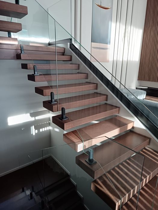 Изготовление лестниц для домов и коттеджей.