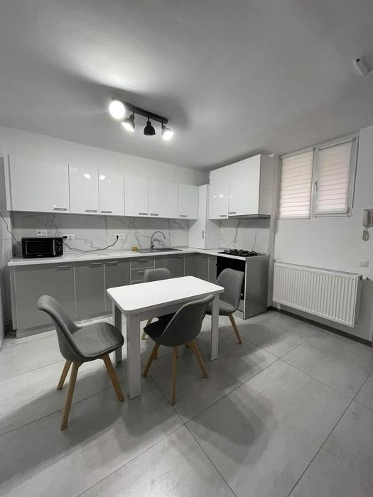Proprietar inchiriez ap.2 camere P-ta Marasti