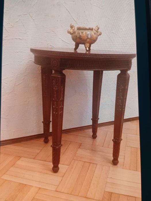 Masa veche de colectie