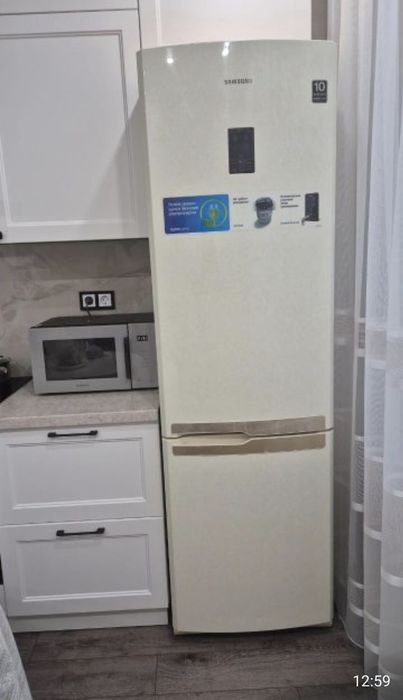 Холодильник SAMSUNG