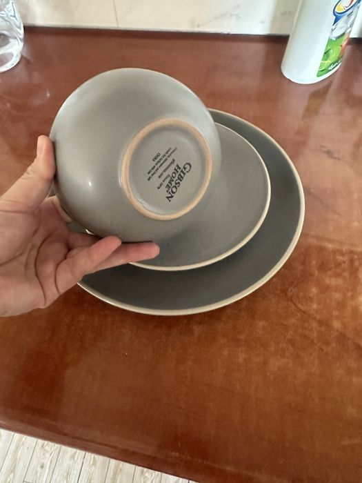 Посуда комплект серого цвета