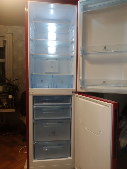 Продам холодильник