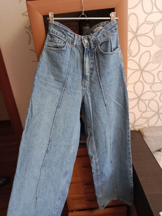 Продам джинсы летние