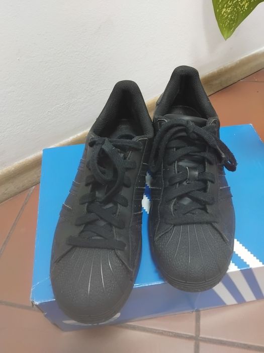 Продавам черни Сникърси /кецове/ Адидас /Adidas/