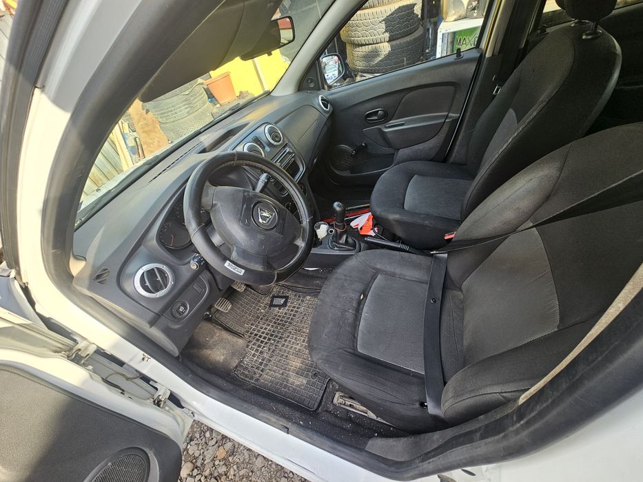 Dacia Sandero  на части