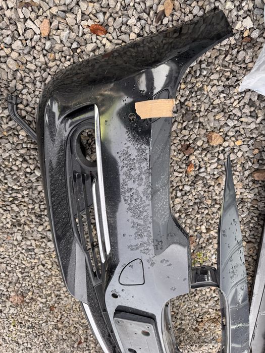 Продавам предна и задна броня за Бмв F30/F31!