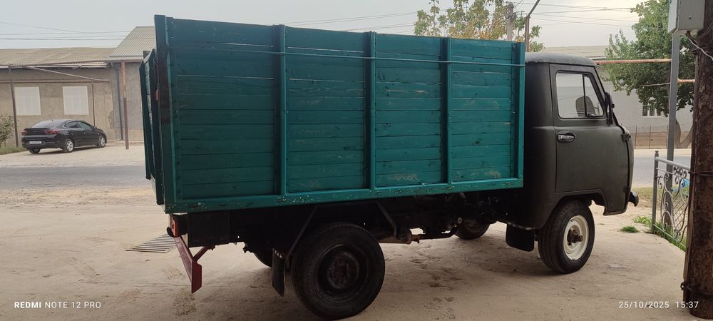 Uaz bartavoy sotiladi