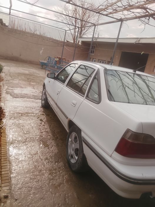 Mashina zo'r idlay sastiyada